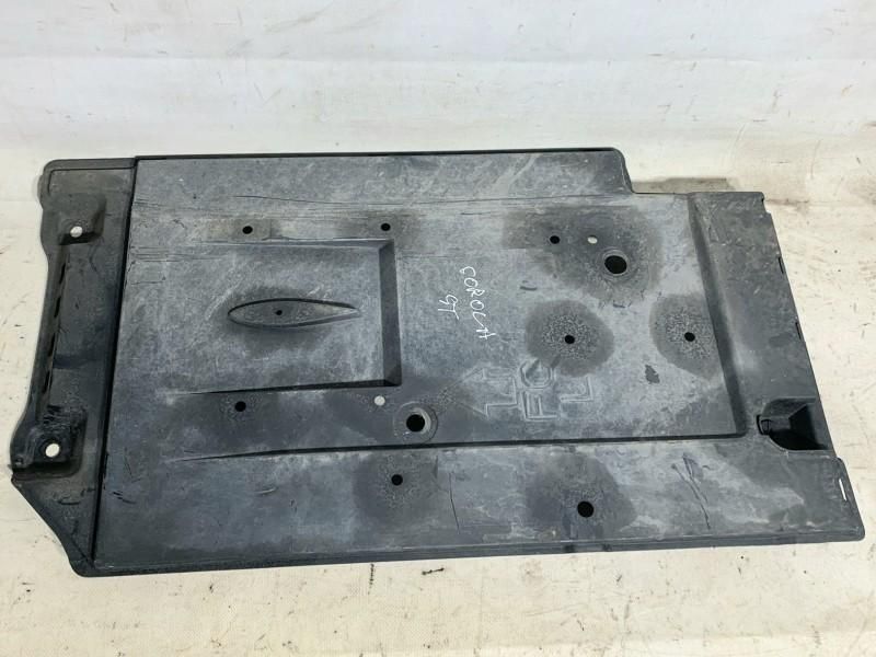 Scut lateral stanga Toyota Corolla Berlina 58168-02081 Mihoveni