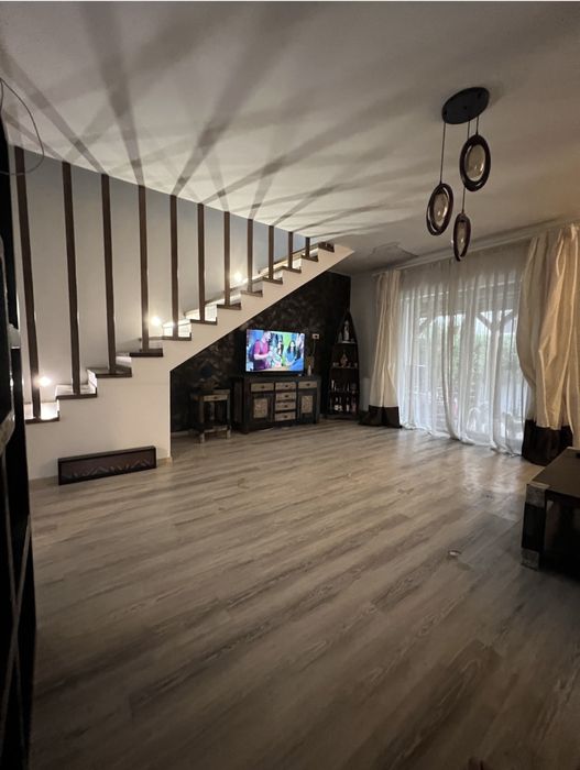 Inchiriez casa comuna berceni