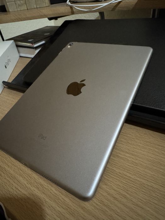 iPad Pro 128 gb 2017 karobka dakument
