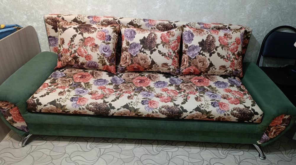 Диван-кровать.