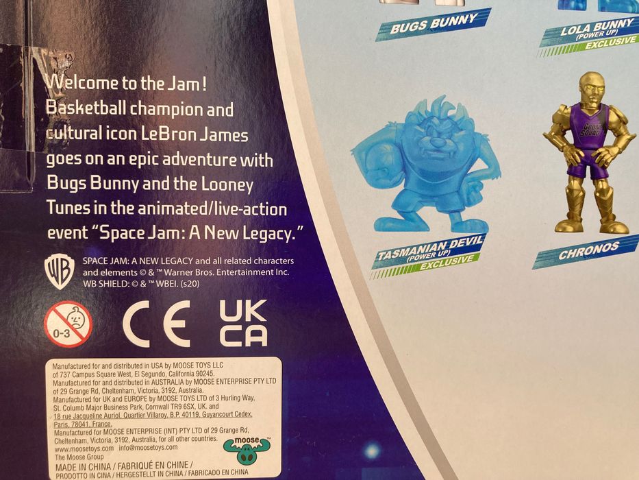 набор игрушек из фильма с Леброном