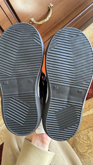 Продам новые ботинки Tiflani