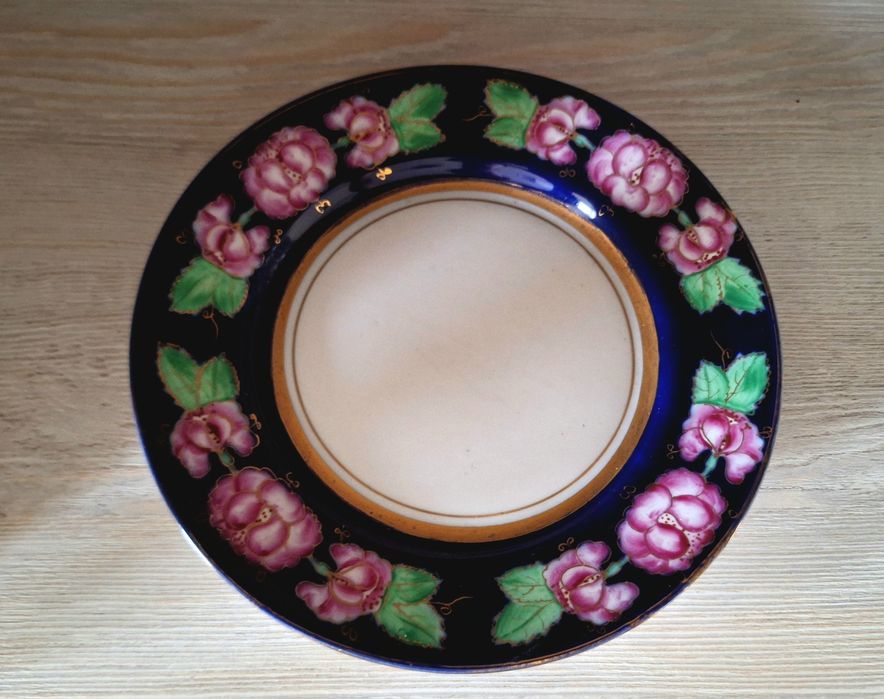 Чайник  с тарелкой