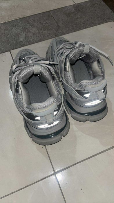 Prodavam Balenciaga track 42 nomer