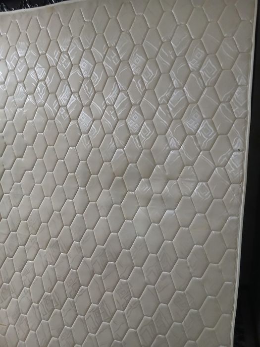 Матрас сотилади Б/У