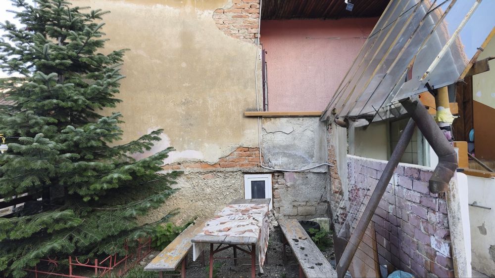Casa zona Grivitei,13 decembrie