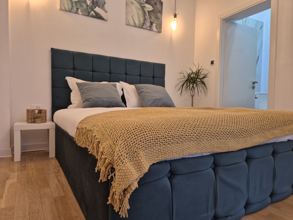 Vând paturi 160x200 cu saltea