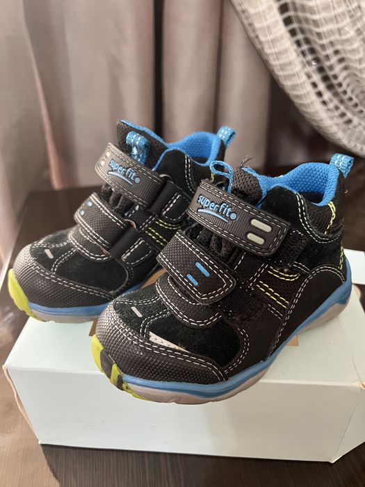 Фирменные ботинки демисезон 21 размер