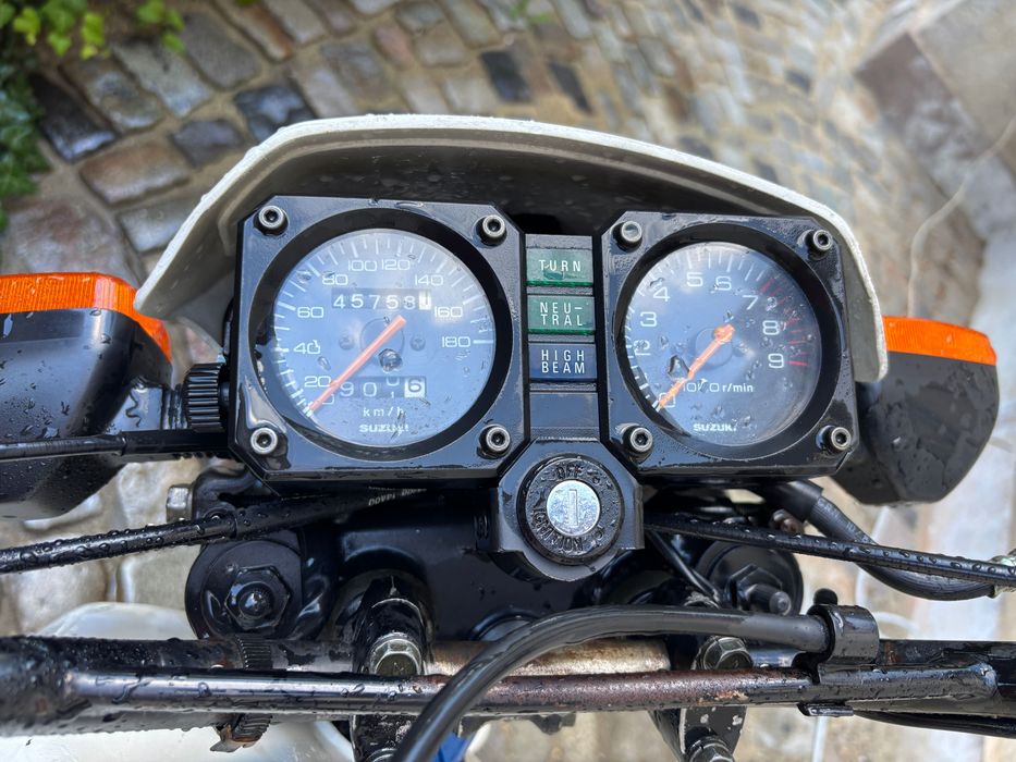 Motocicleta Suzuki DR 600 Dakar