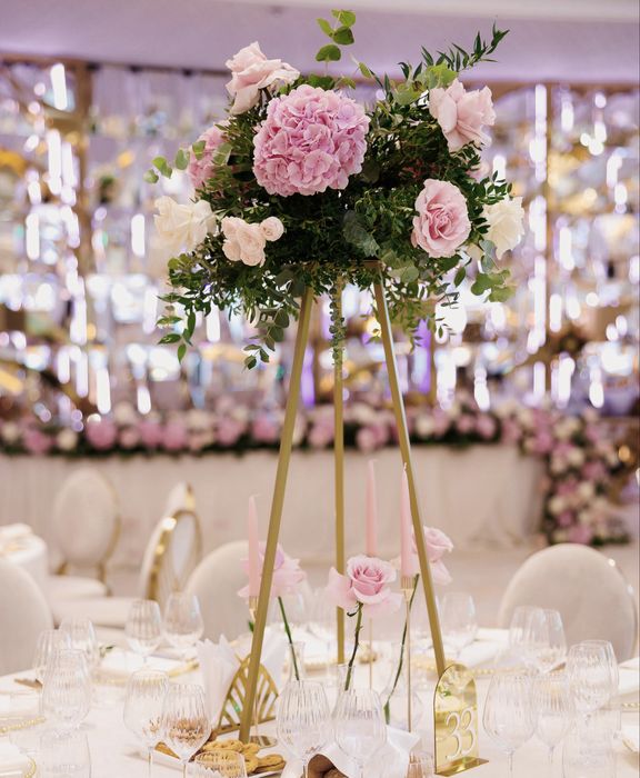 Suporturi metalice pentru aranjamente florale