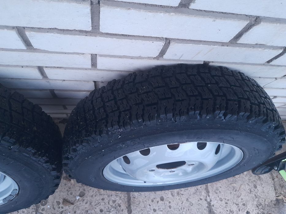 Комплект шин на ниву