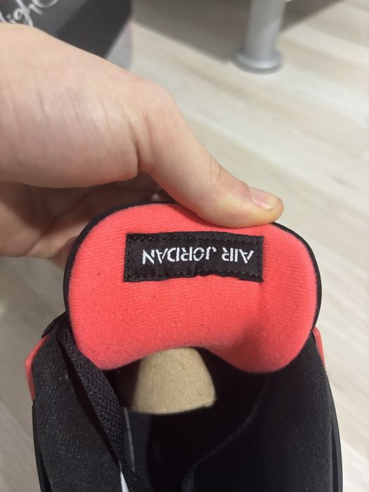 Jordan 4 red thunder