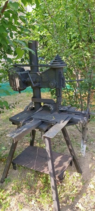 Сверлильный станок