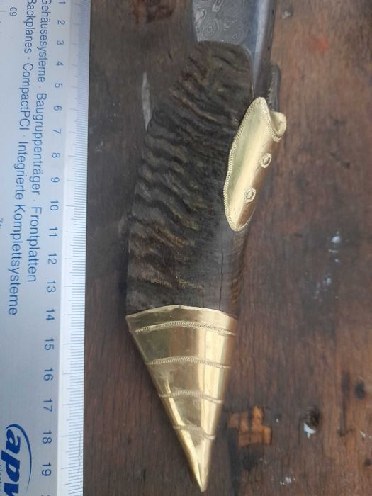 Ножове дамаска стомана