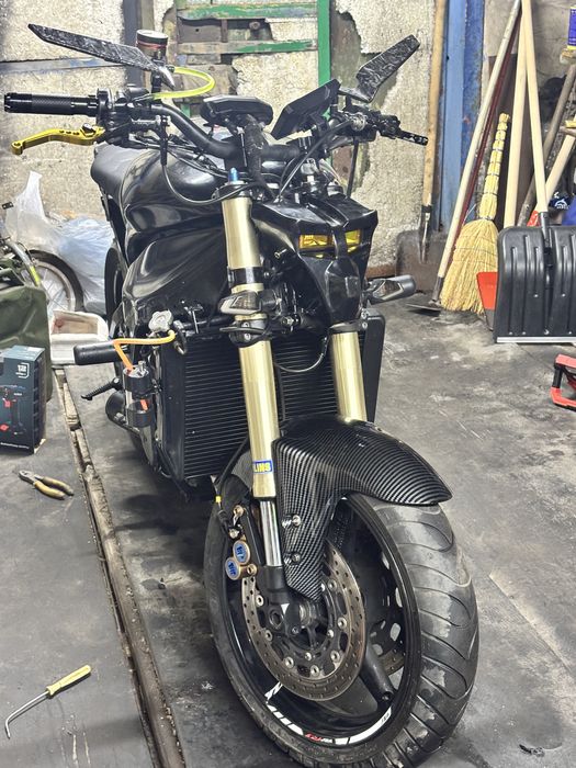 Мотоцикл yamaha r1