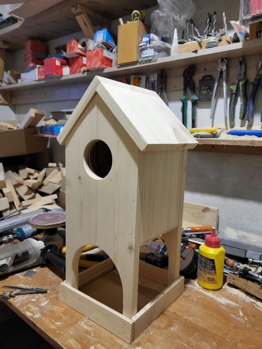 Скворечник, кормушка