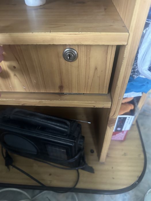 Продам тумбу под тв.