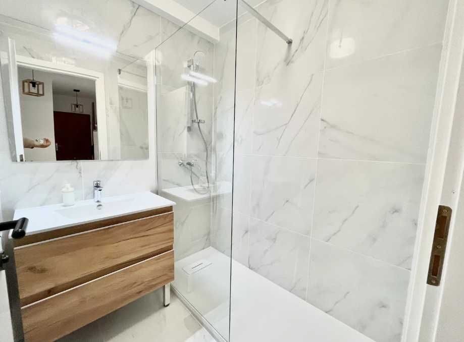 Дава се под наем Двустаен апартамент в Пловдив, Кючук Париж - 63 кв.м за 280.5 € - Снимка #2