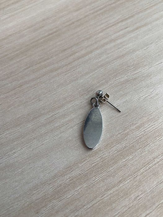 Продавам нова красива обица