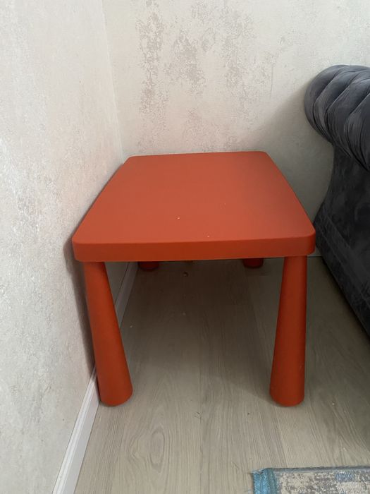 Децки стол икеа красный