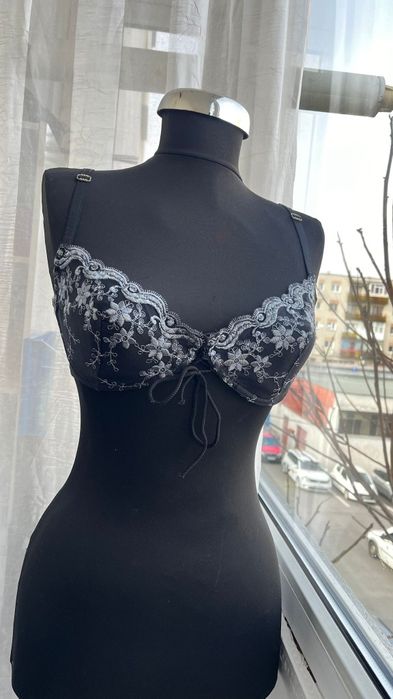 Sutien vintage în stil La Perla