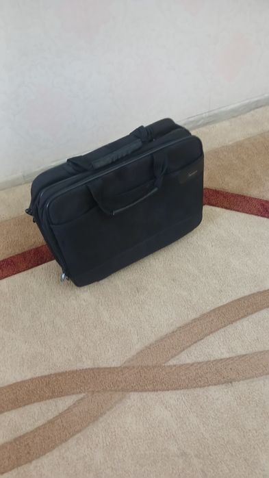 Чемодан дорожный