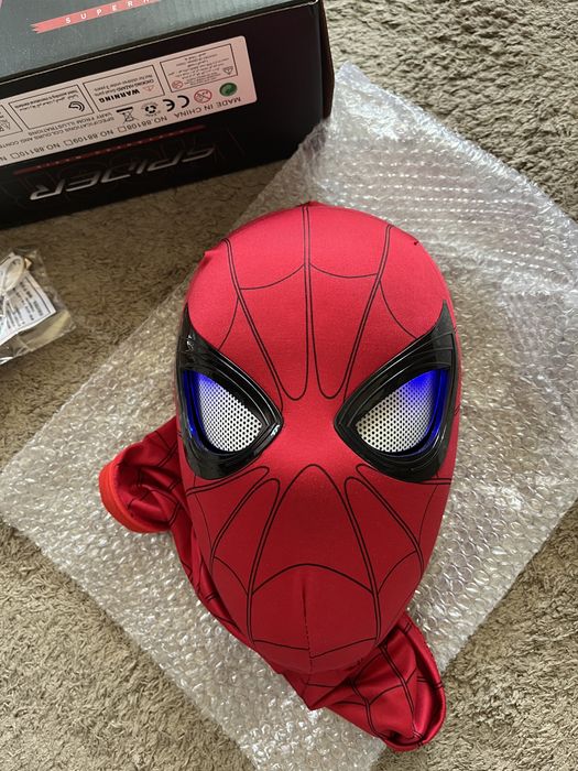 Интерактивна маска Spider-Man със светещи очи и дистанционно