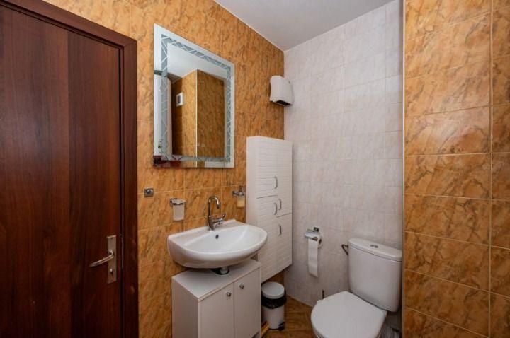 Дава се под наем Тристаен апартамент в Пловдив, Център - 100 кв.м за 827.73 € - Снимка #8