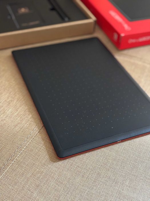 Графичен таблет One by Wacom Medium CTL-672