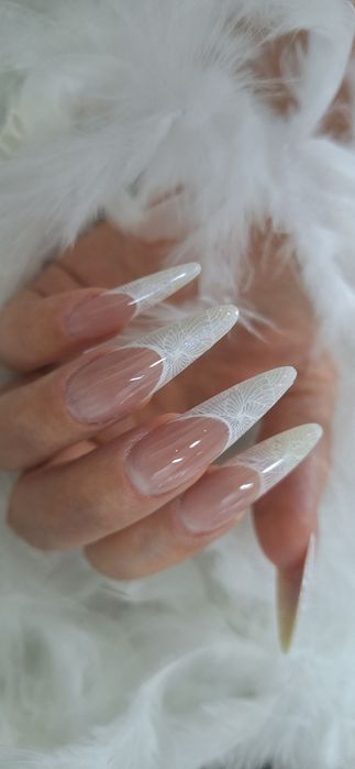 Модель на длинное наращивание Френч