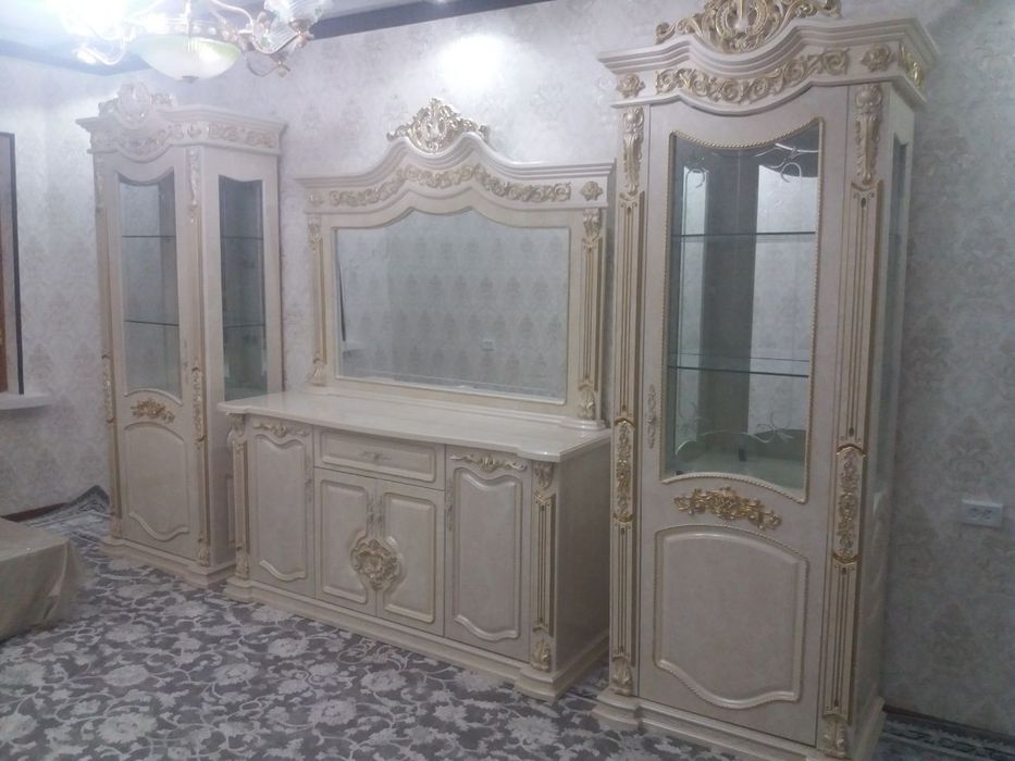 Гостиный мебель Комуд и 2 пинал на скидке