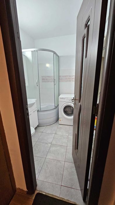 Apartament 3 camere decomandat de închiriat Podu Roș