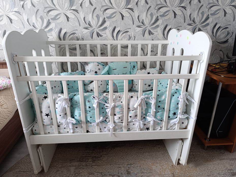 Продам детскую кроватку