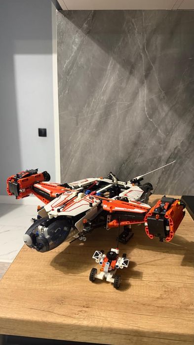 Lego technic тяжелый грузовой космический корабль