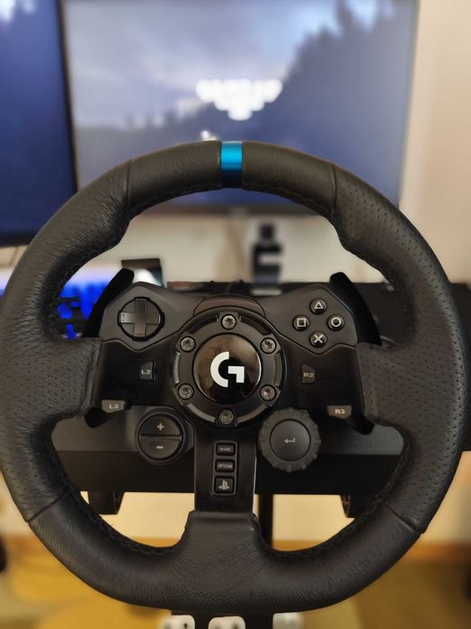 Геймърски волан Logitech G923 + Shifter за PS5/PS4/PC