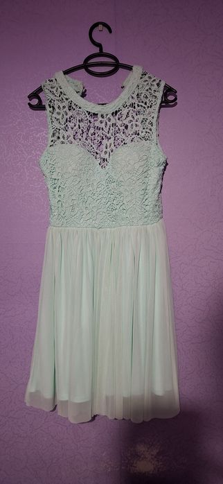 Елегантна дамска рокля с дантела – цвят мента