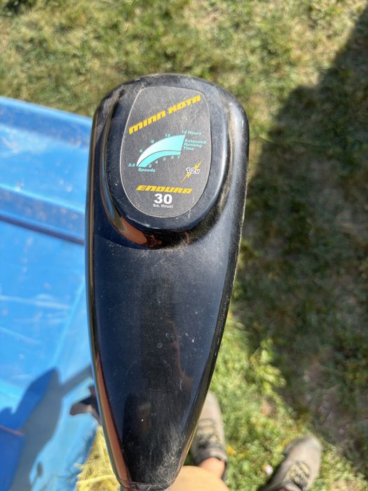 Barcă pescuit FLY 250 cu acte + motor electric Minn Kota 30 lbs – stare foarte bună