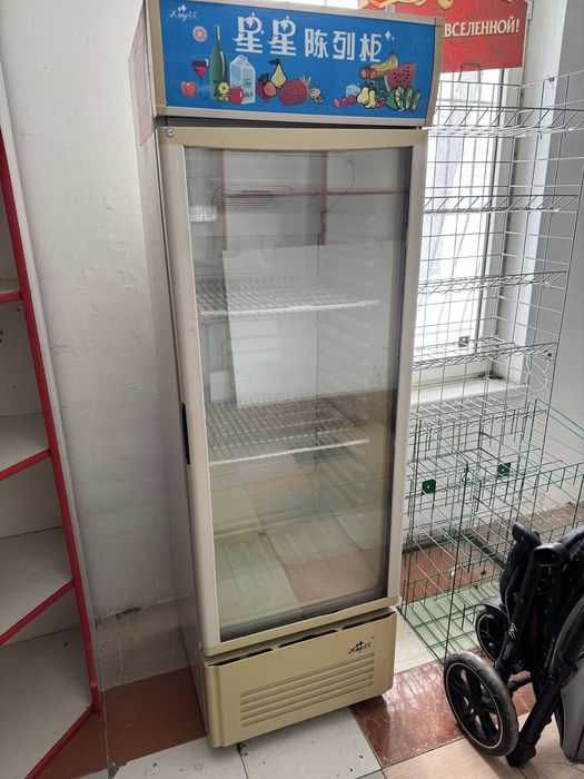Холодильник витринный