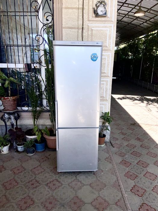 Продам Холодильник LG серый