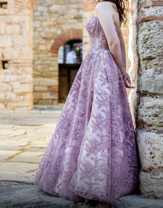 Бална рокля (цвят: пепел от рози)