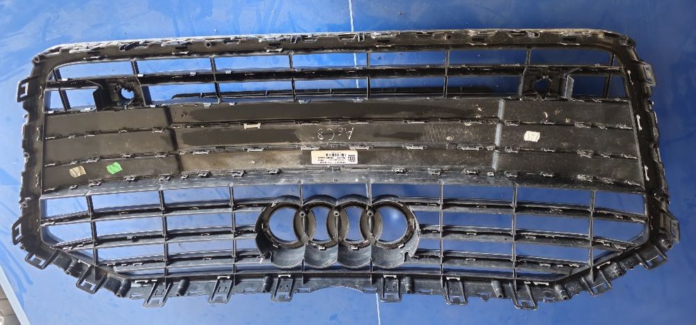 Grila centrala față Audi A6 C8