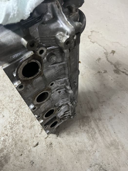 Головки ГБЦ на 2uz 4.7