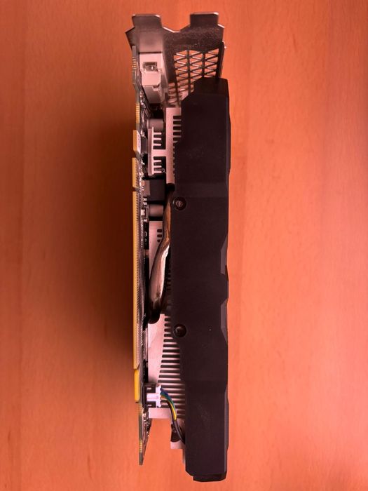 Vând placă video Amd Radeon rx 580 8gb 256 bit 2048 sp