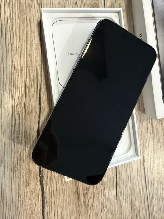 Iphone 15 pro max 256GB black 6 месеца гаранция