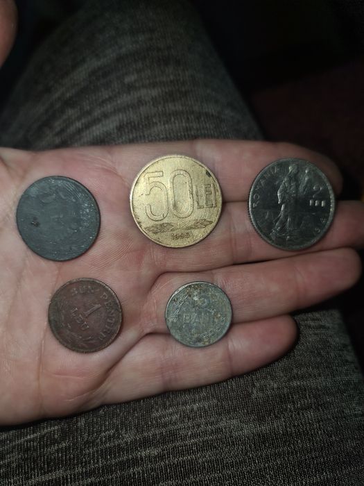 Vand monede vechi 100 lei