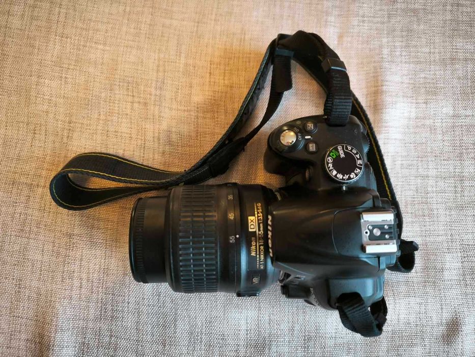 Фотоапарат Nikon D3000 в отлично състояние
