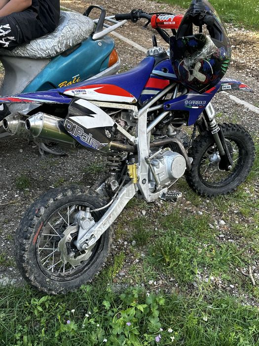Продавам кросов мотор Yamaha