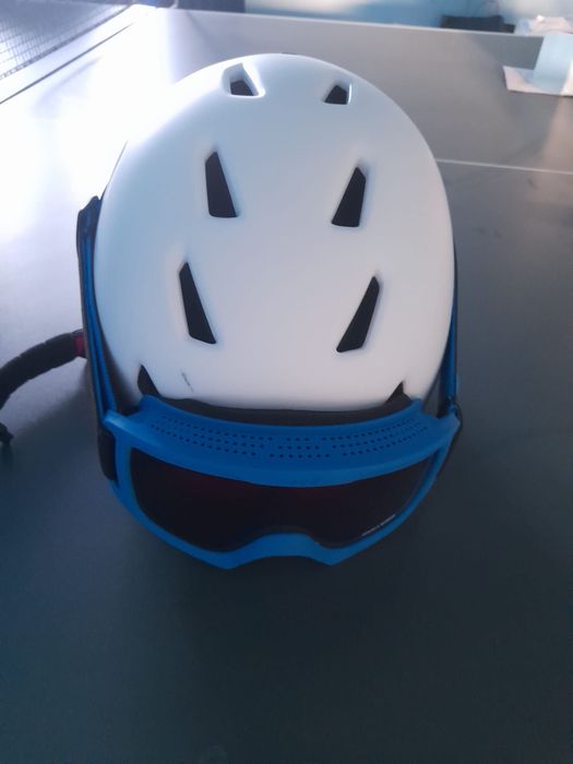 Set complet ski dama cu clapari marimea 40, skiuri head, bete si casca