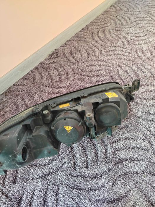 Фарове за opel vectra b 2.2 125 КС. Ксенон