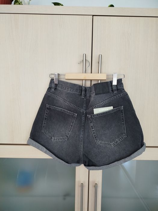 Разпродавам: 2 чифта нови къси дънкови панталонки Pull&Bear,  36, S (2 цвята)